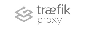 Logo Traefik Proxy, výkonného a moderního reverzního proxy a load balanceru, ideálního pro mikroslužby a kontejnerové řešení.