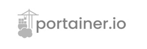 Logo Portainer.io, uživatelsky přívětivého nástroje pro správu kontejnerů a orchestraci Docker a Kubernetes.